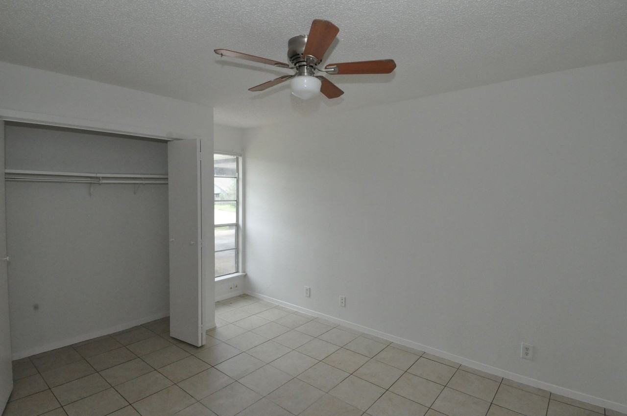 10612 Topperwein Dr #B - Photo 5 of 11