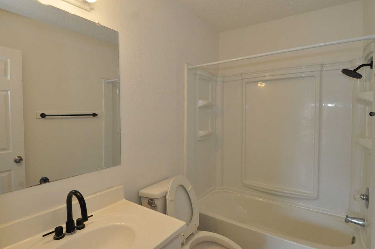 10612 Topperwein Dr #B - Photo 6 of 11