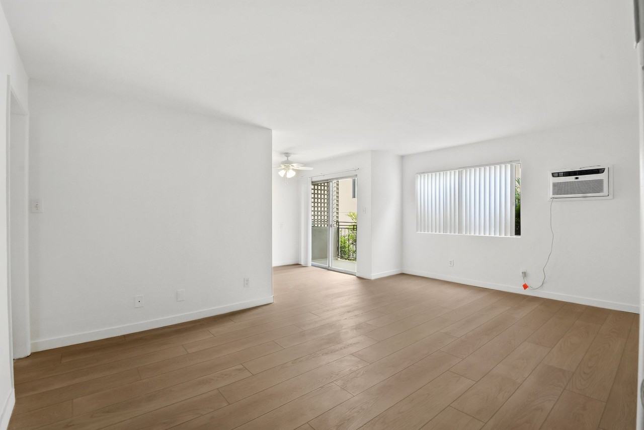 1550 Saltair Ave, prime West LA location! - Photo 2 of 4