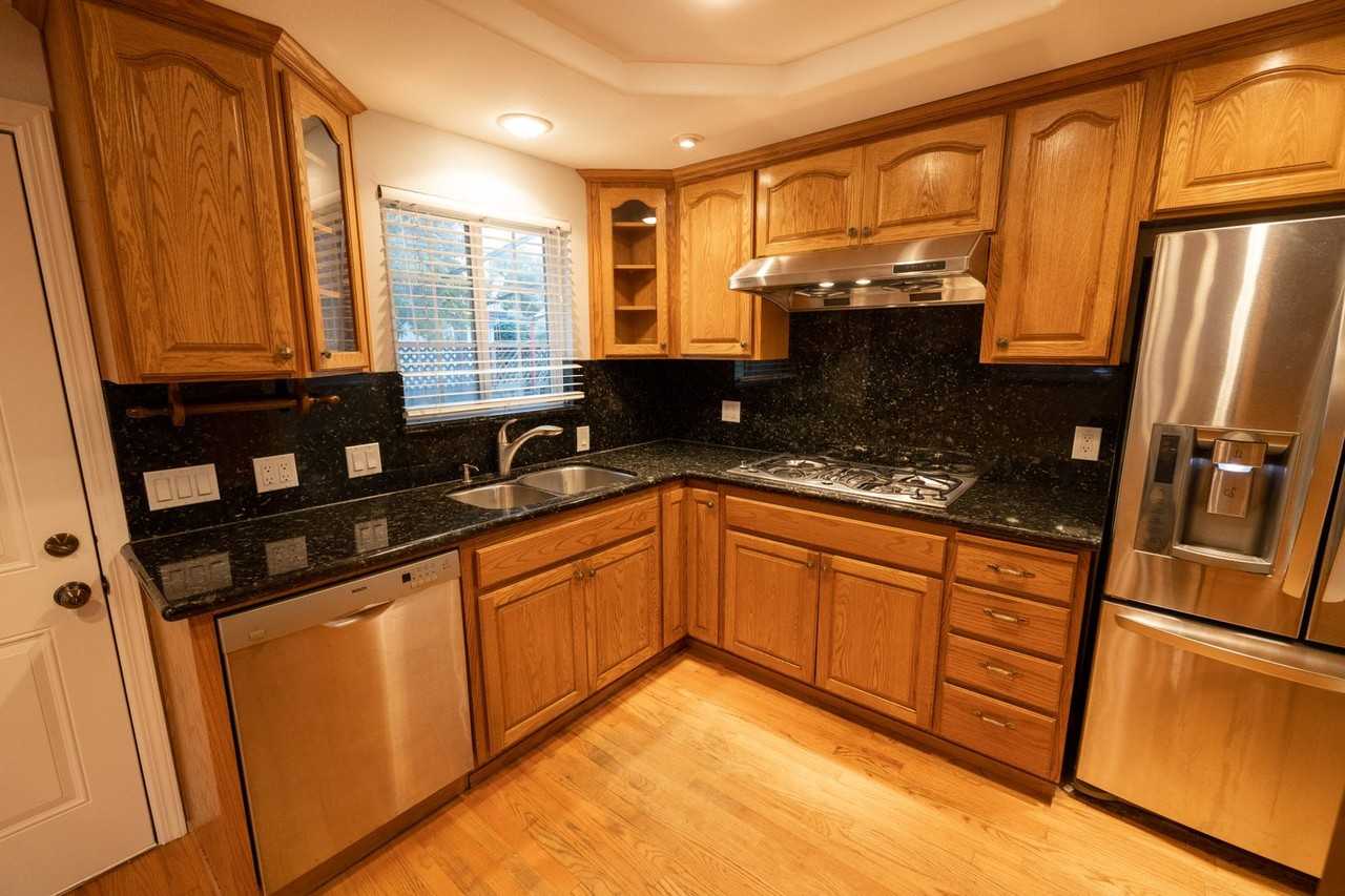 609 Poinsettia Ave - Photo 4 of 37