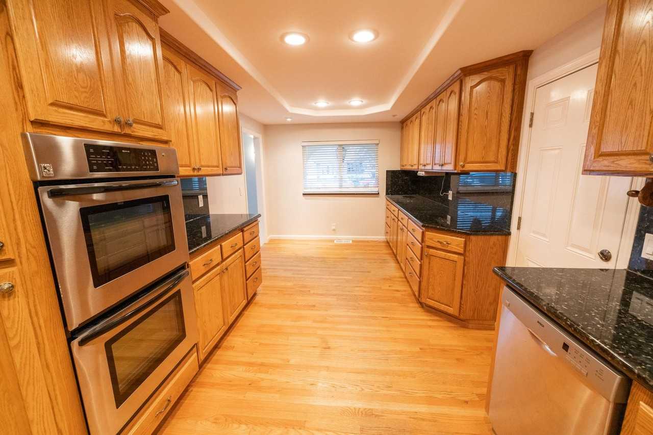 609 Poinsettia Ave - Photo 7 of 37