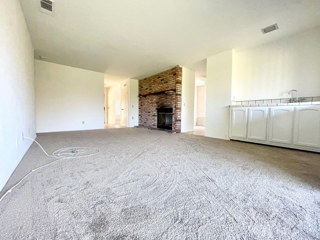 31238 Old River Rd - Photo 4 of 25