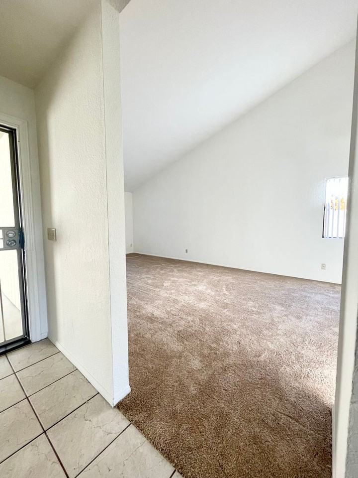 31238 Old River Rd - Photo 5 of 25