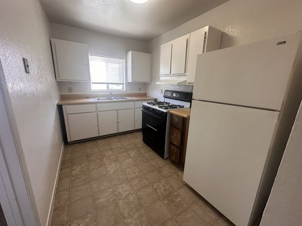 325 Alexander Ave #7 - Photo 5 of 9