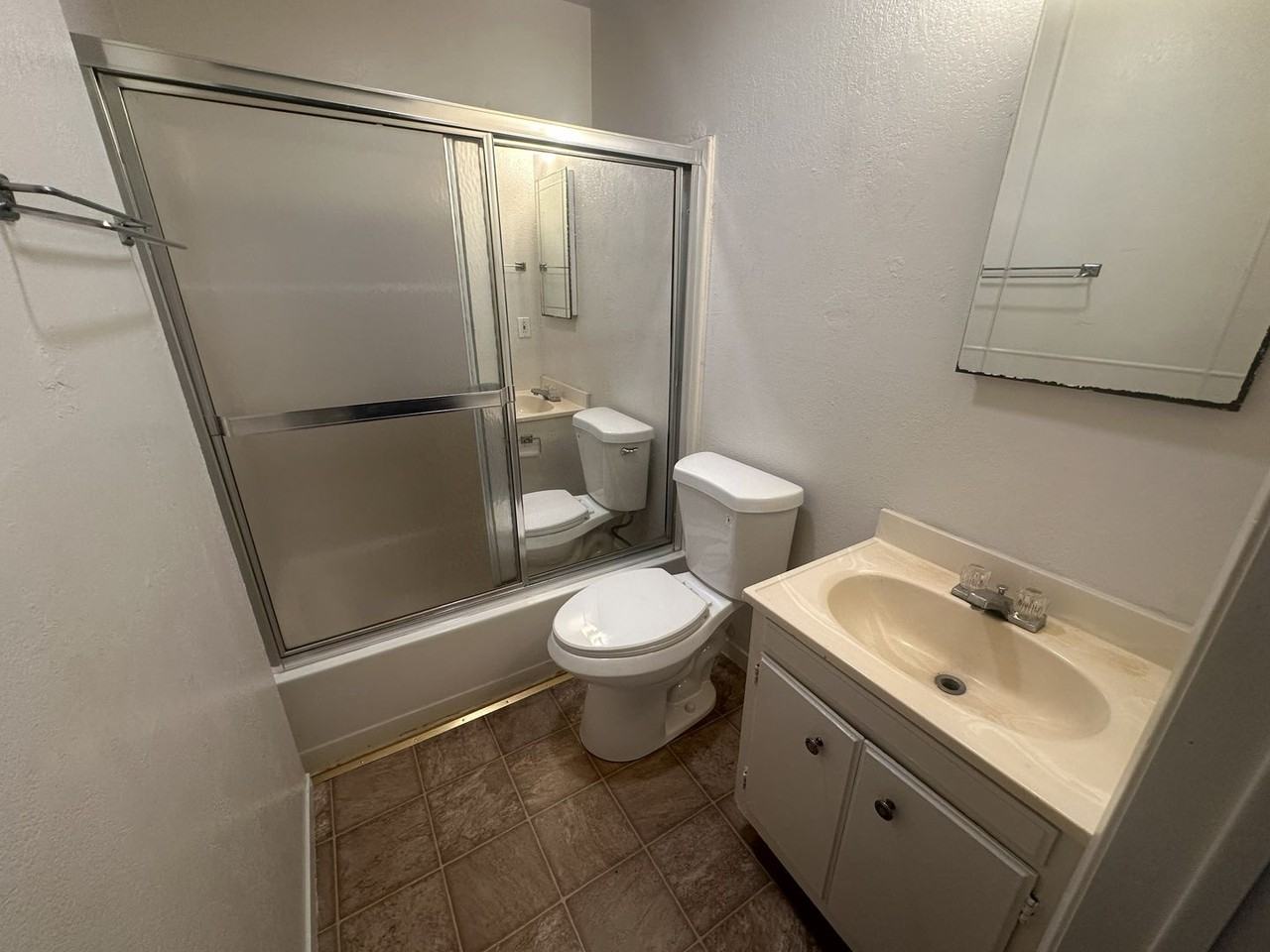 325 Alexander Ave #7 - Photo 7 of 9