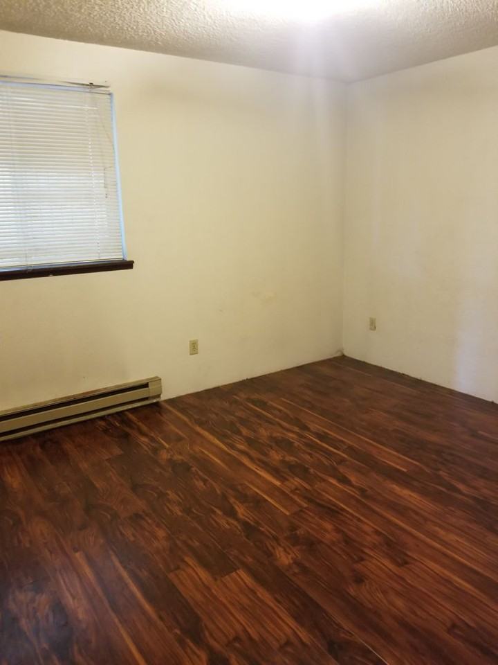 R720 - Photo 6 of 20