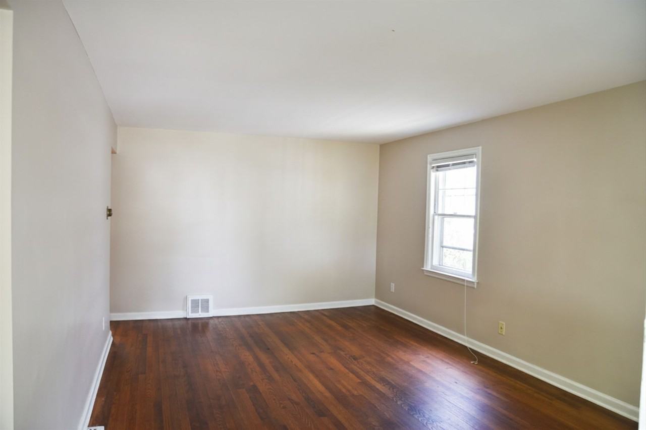 263 E Beechwold Blvd - Photo 2 of 19