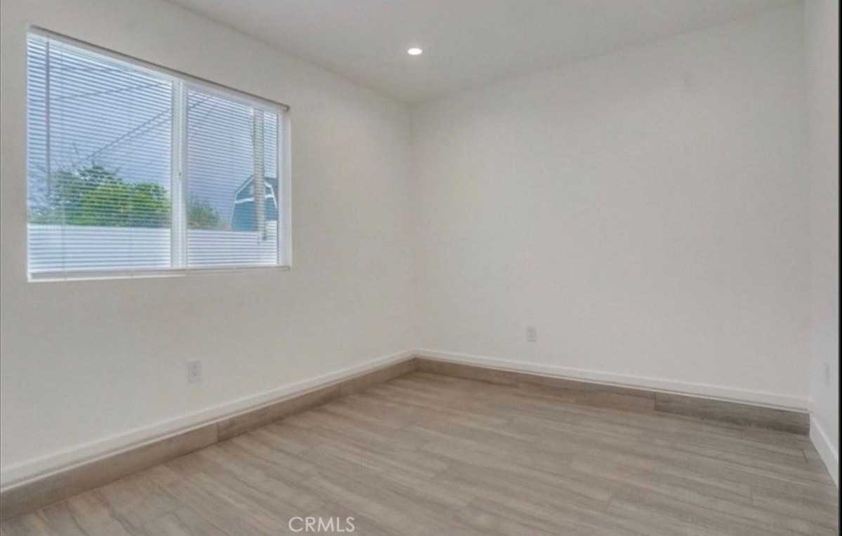 15219 Ibex Ave - Photo 7 of 12