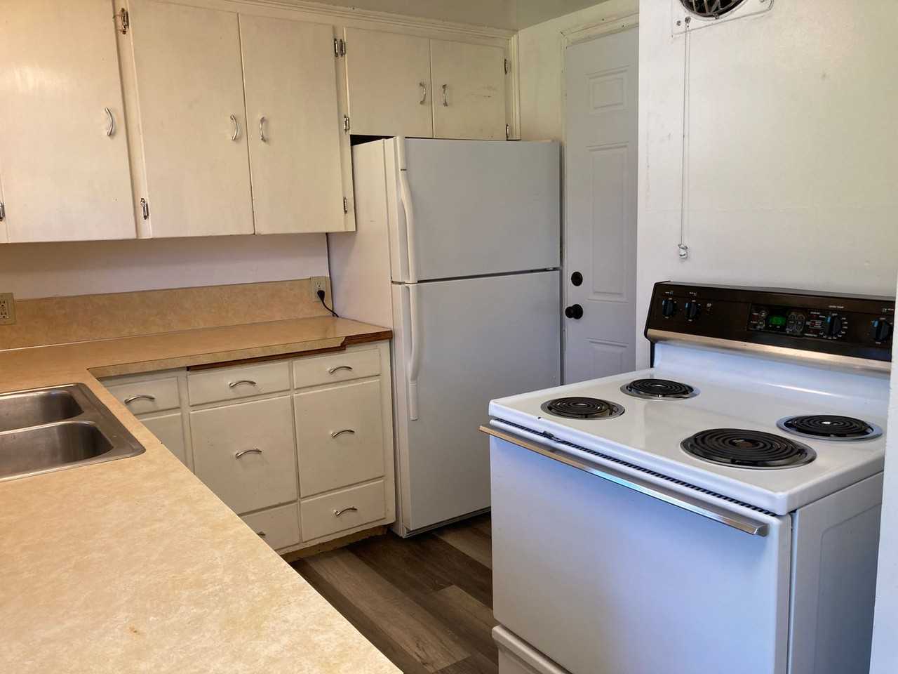 2020 Sw 53rd St - Photo 4 of 9