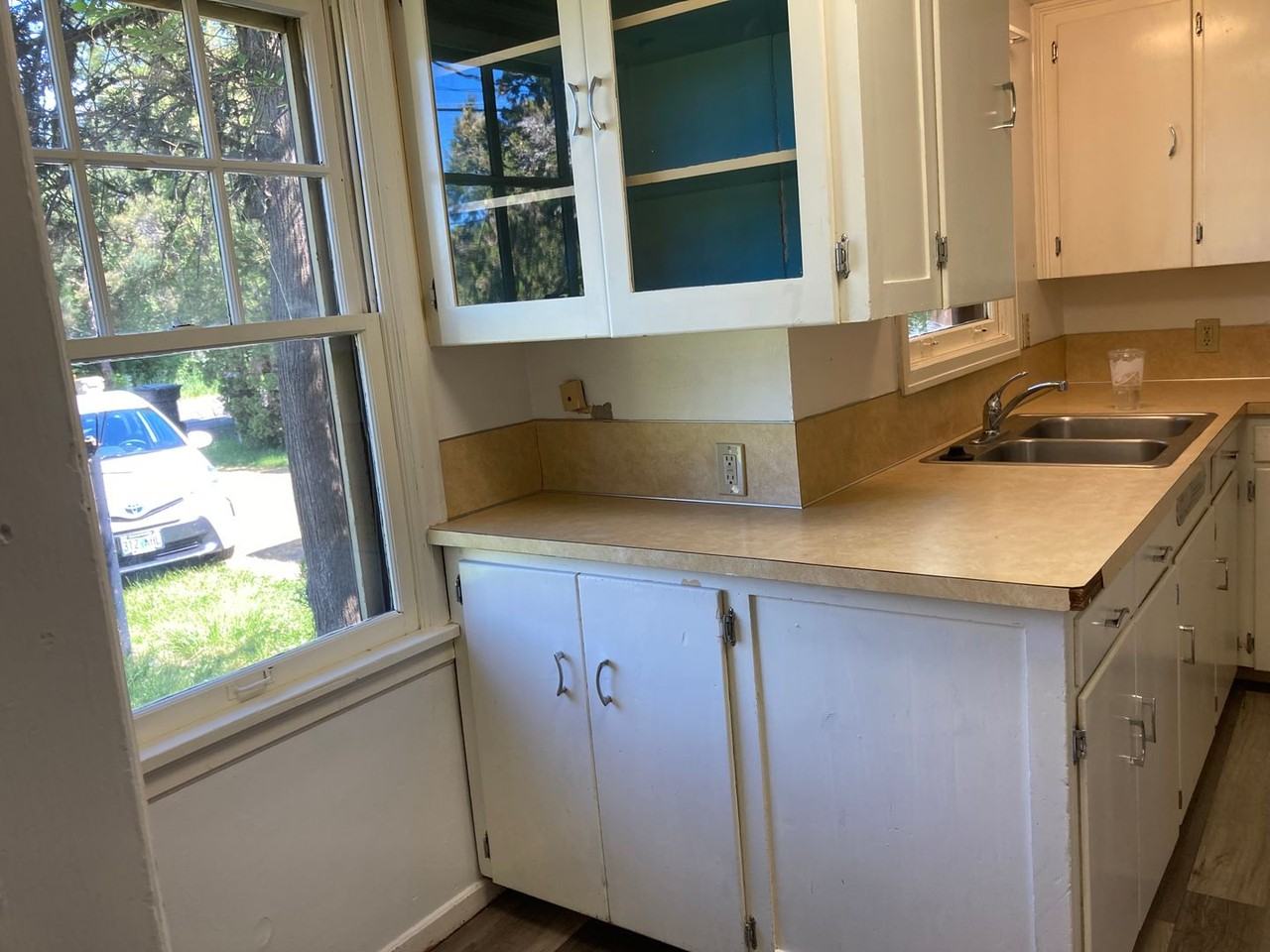 2020 Sw 53rd St - Photo 5 of 9