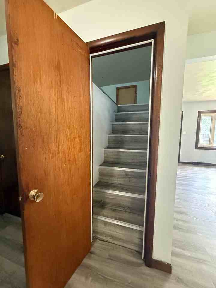 2021 W Water St - Photo 5 of 18