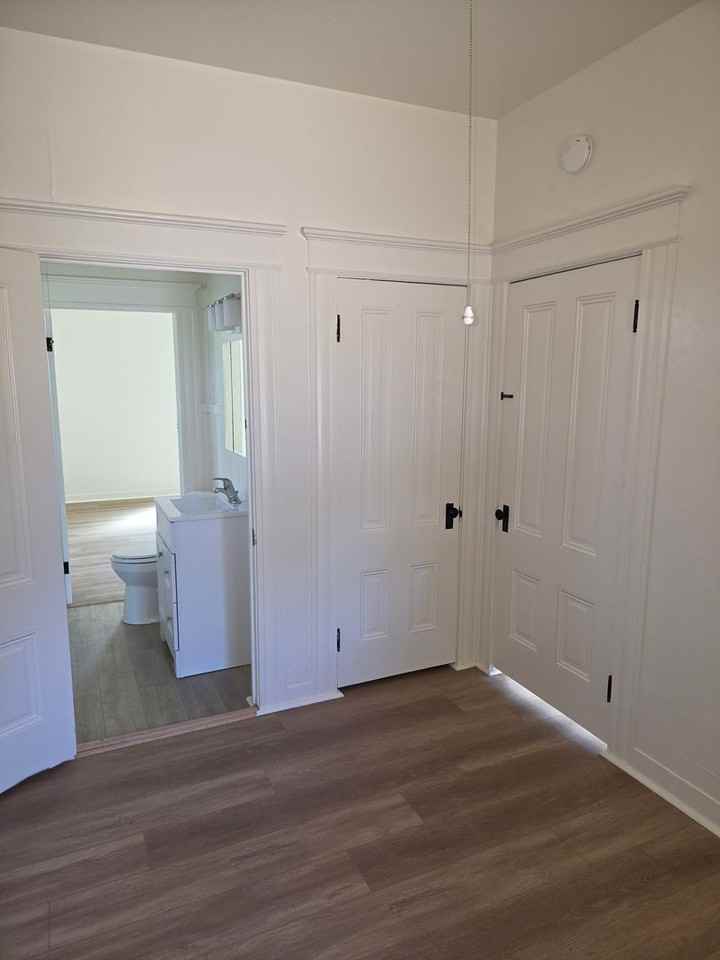 131 S Mason St - Photo 4 of 11