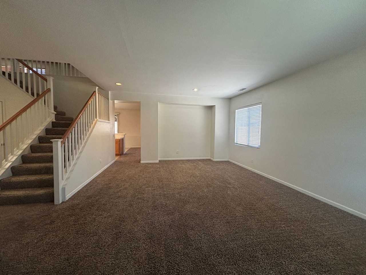 44321 Sunmist Ct - Photo 3 of 34