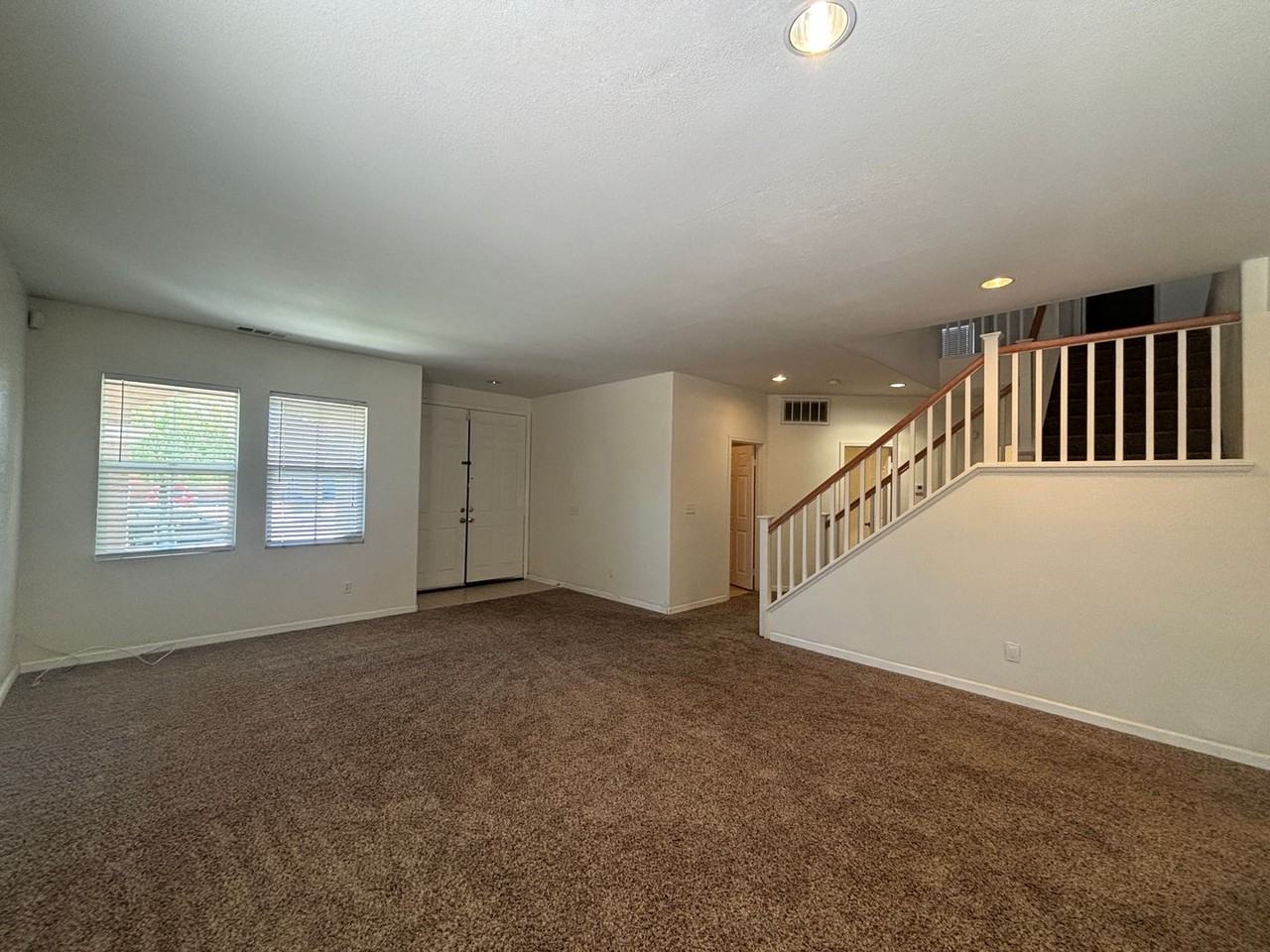 44321 Sunmist Ct - Photo 5 of 34