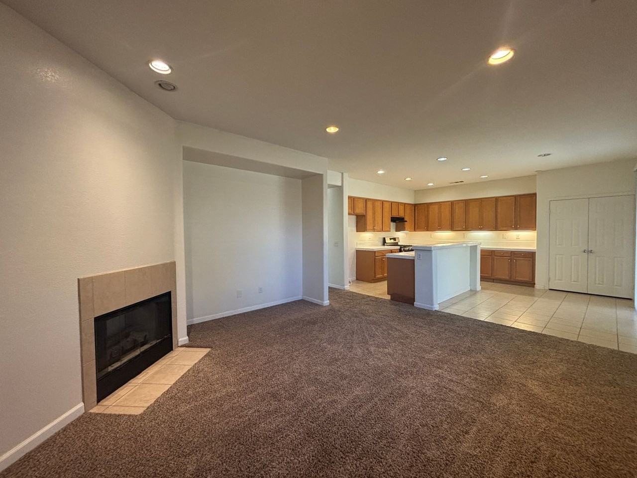 44321 Sunmist Ct - Photo 7 of 34