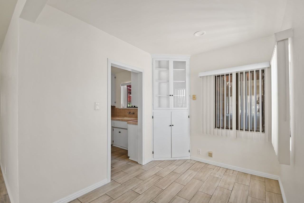 14701 Marigold Ave - Photo 3 of 11