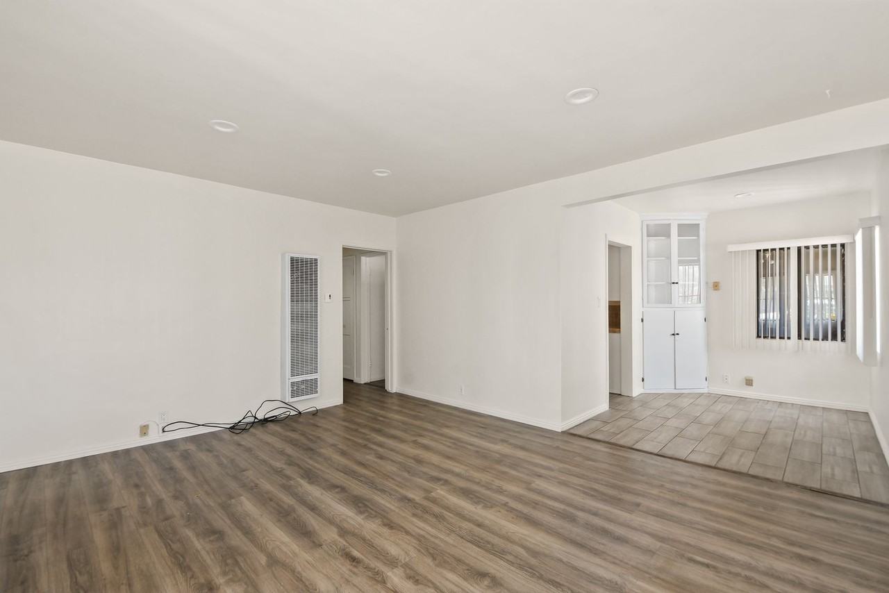 14701 Marigold Ave - Photo 4 of 11