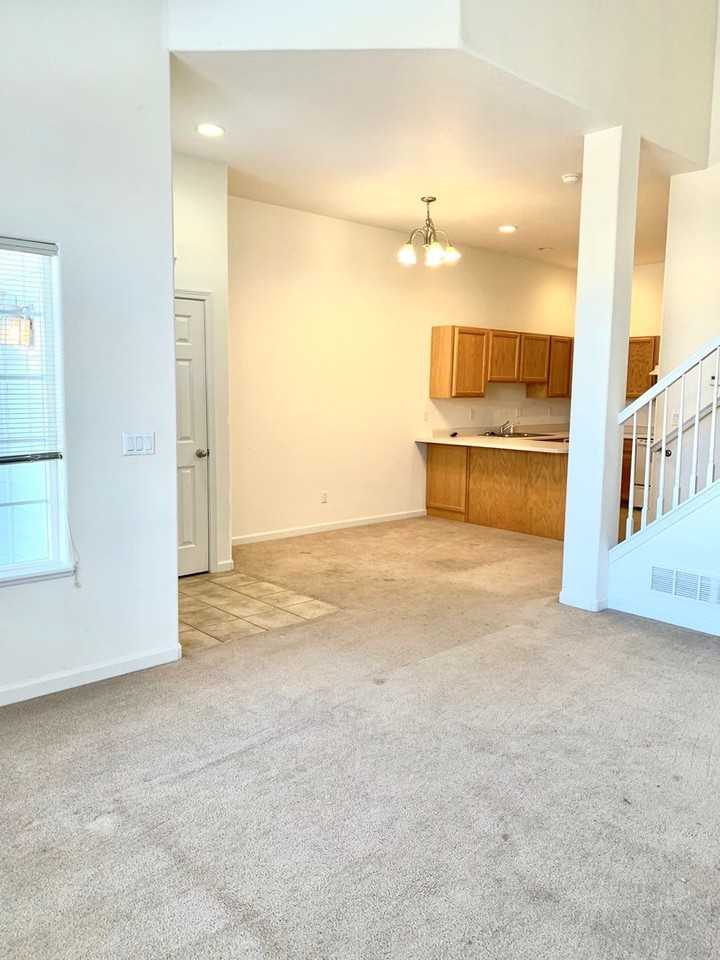 1781 Laurus Ln - Photo 2 of 18