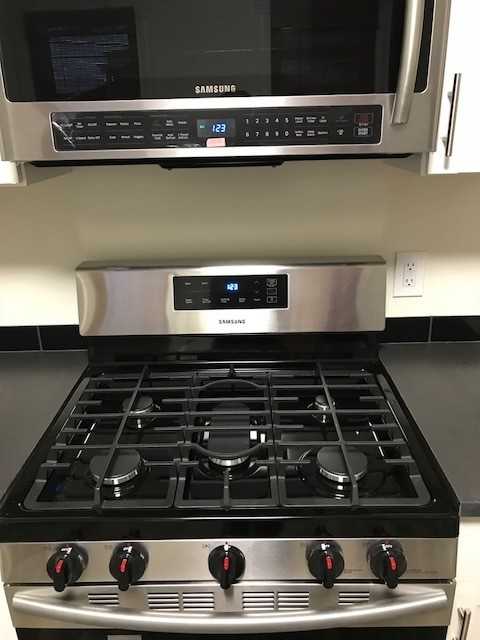 1862 W 48th St - Photo 6 of 31