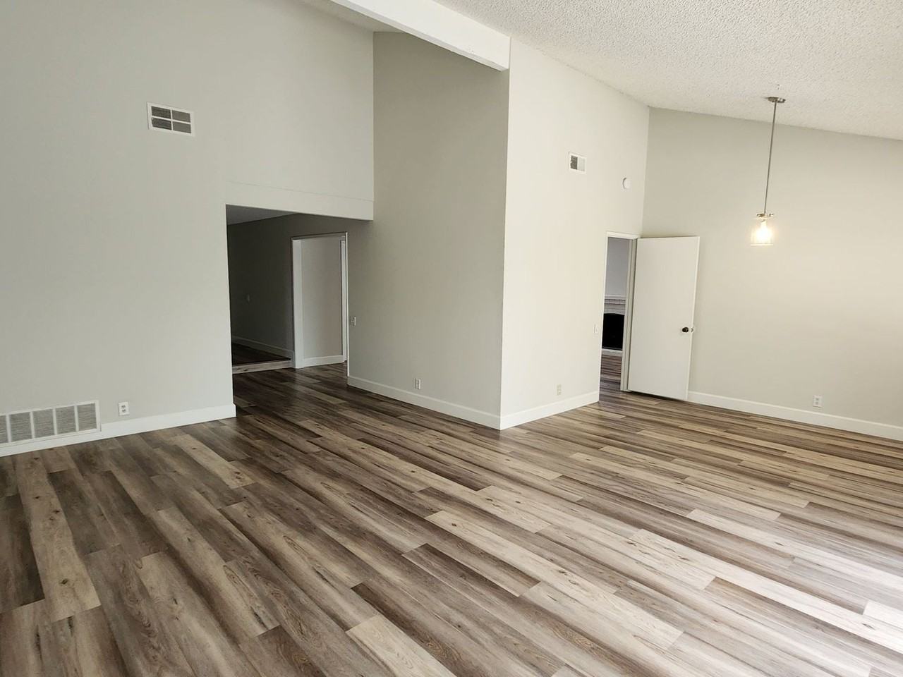 26731 Valpariso Dr - Photo 4 of 28