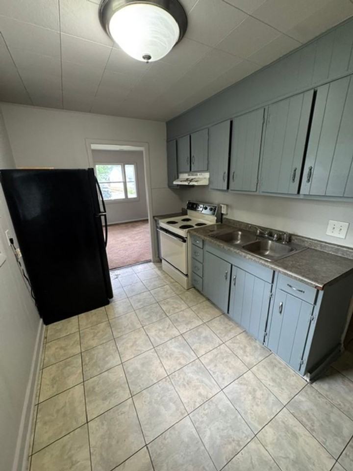 4820 Smith St - Photo 3 of 7
