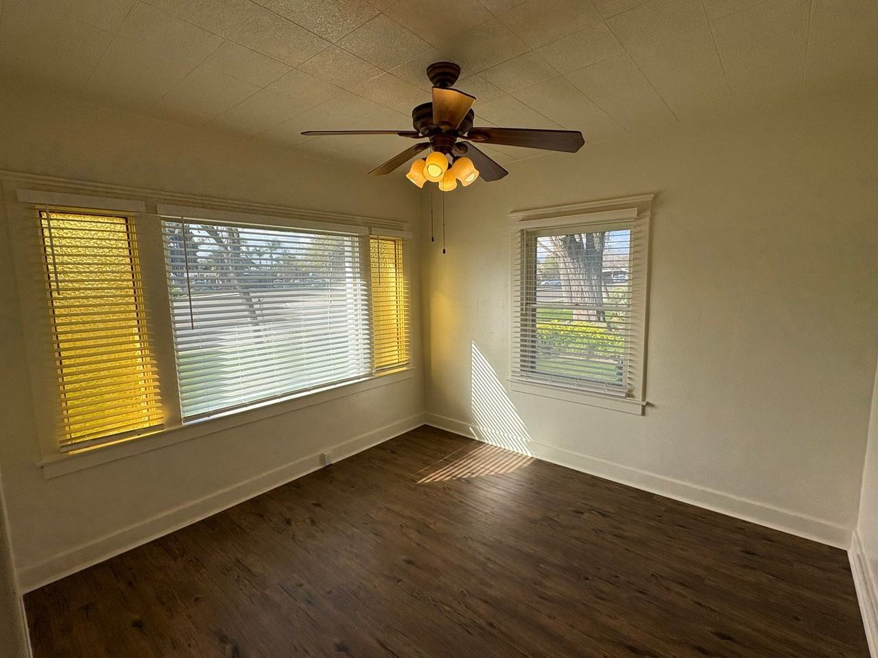 1424 18th Ave - Photo 7 of 35