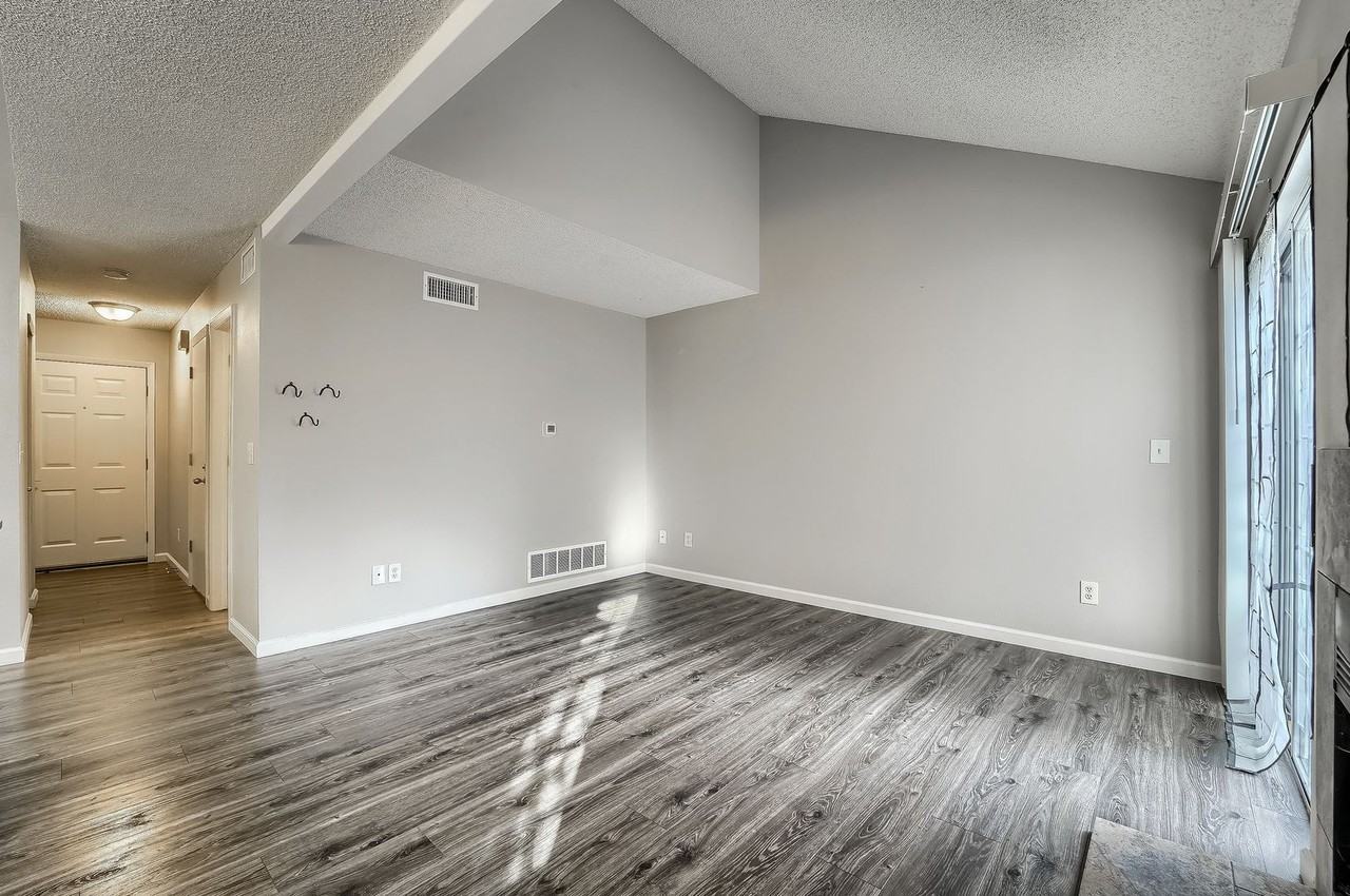 12262 Colorado Blvd - Photo 4 of 28