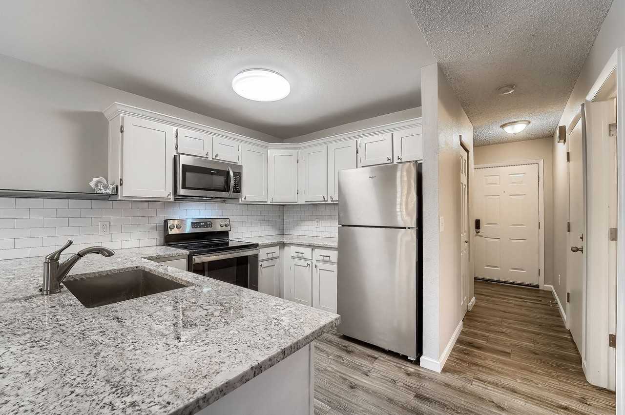 12262 Colorado Blvd - Photo 6 of 28