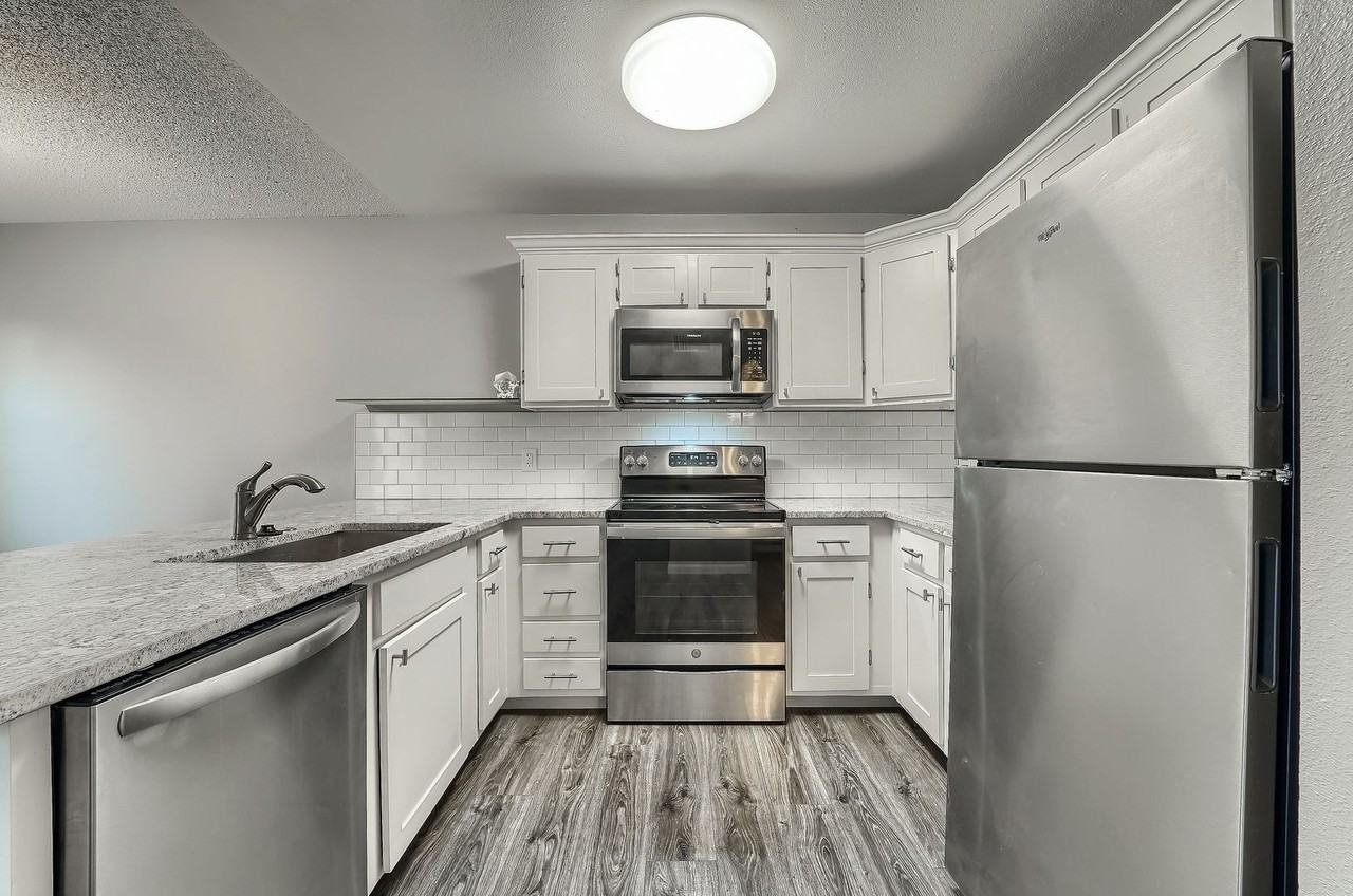 12262 Colorado Blvd - Photo 7 of 28