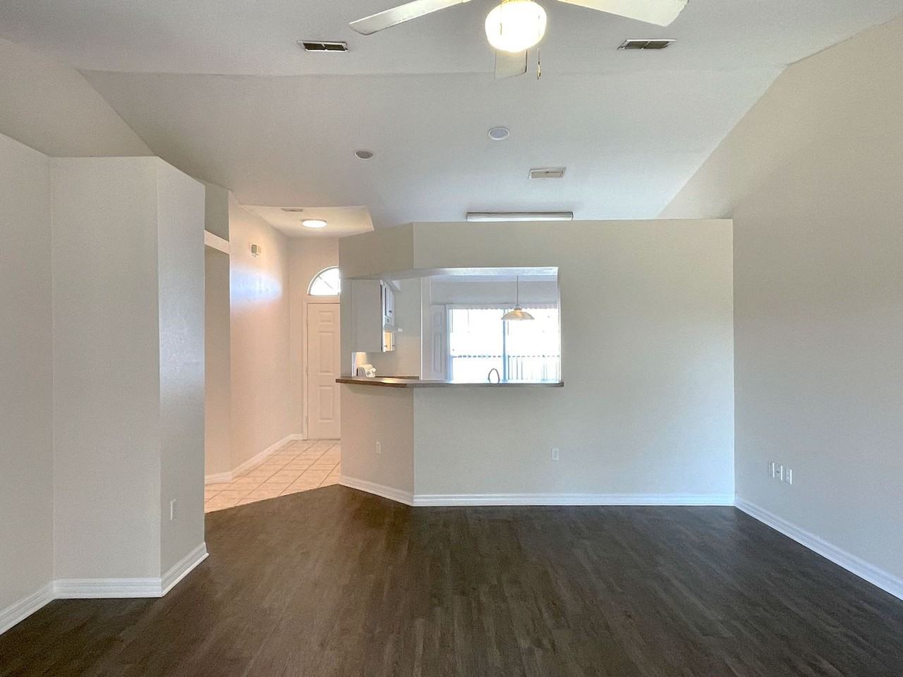 720 17th St Ne - Photo 2 of 19
