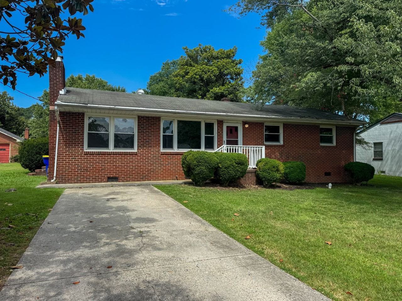 246 Phillips Dr - Photo 2 of 23
