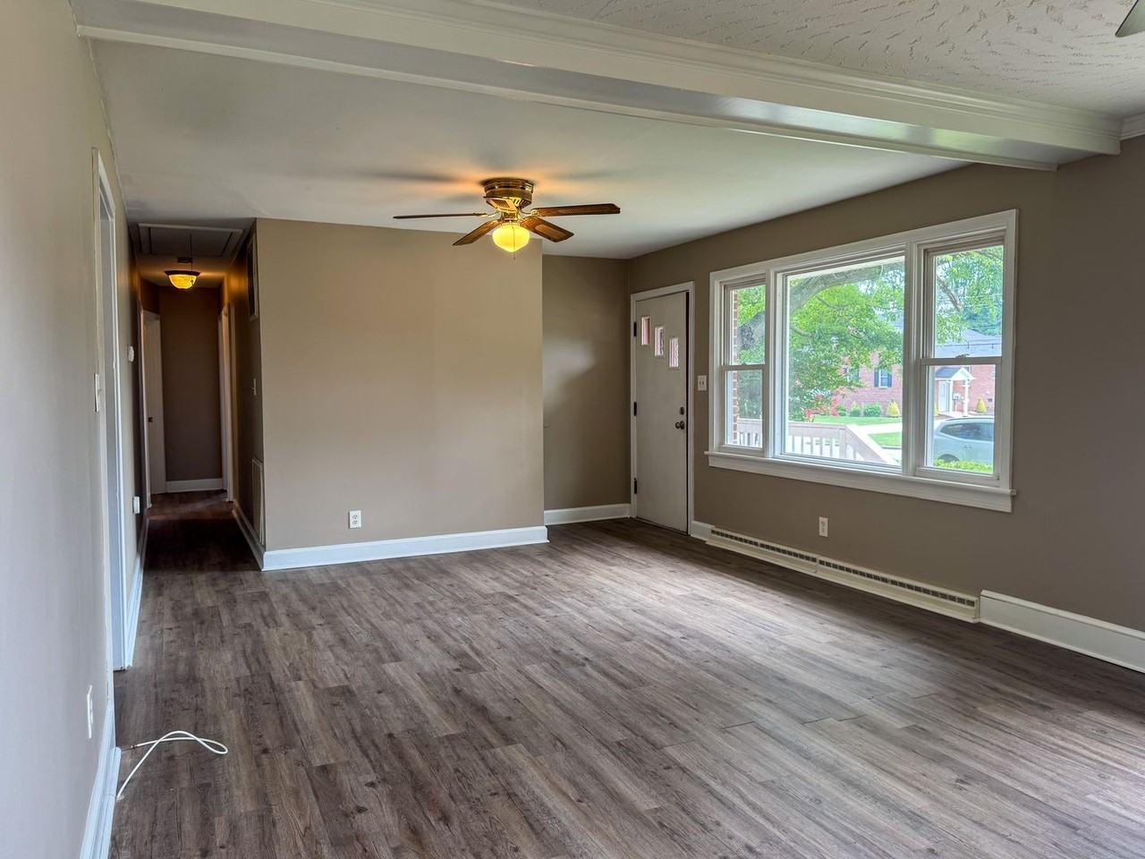 246 Phillips Dr - Photo 5 of 23