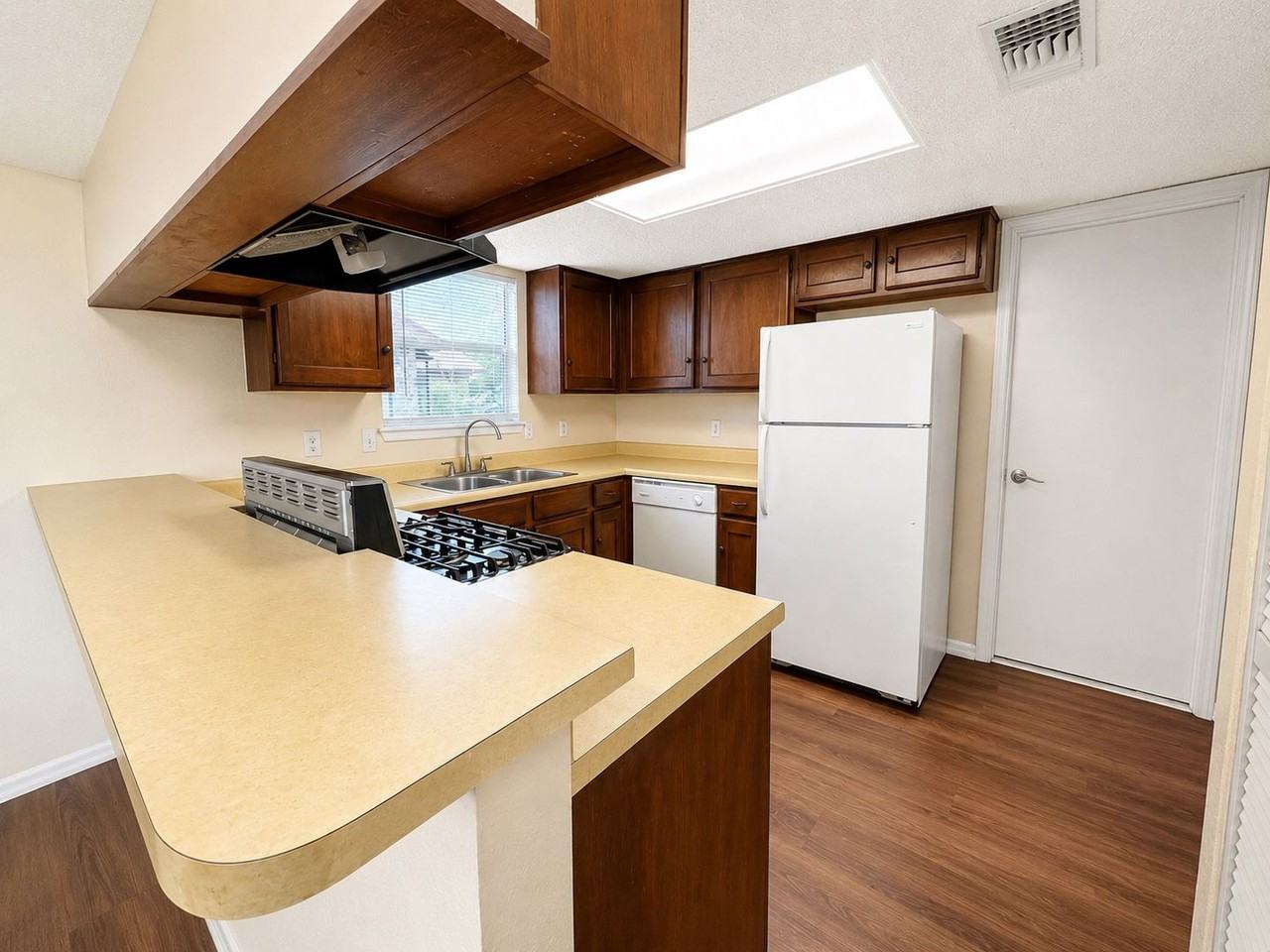 5250 Galacino St - Photo 7 of 14