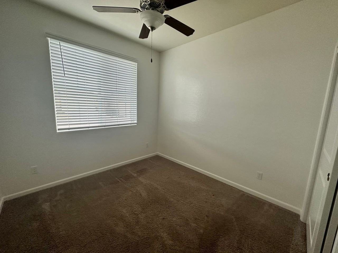 3233 N Kent St - Photo 3 of 14