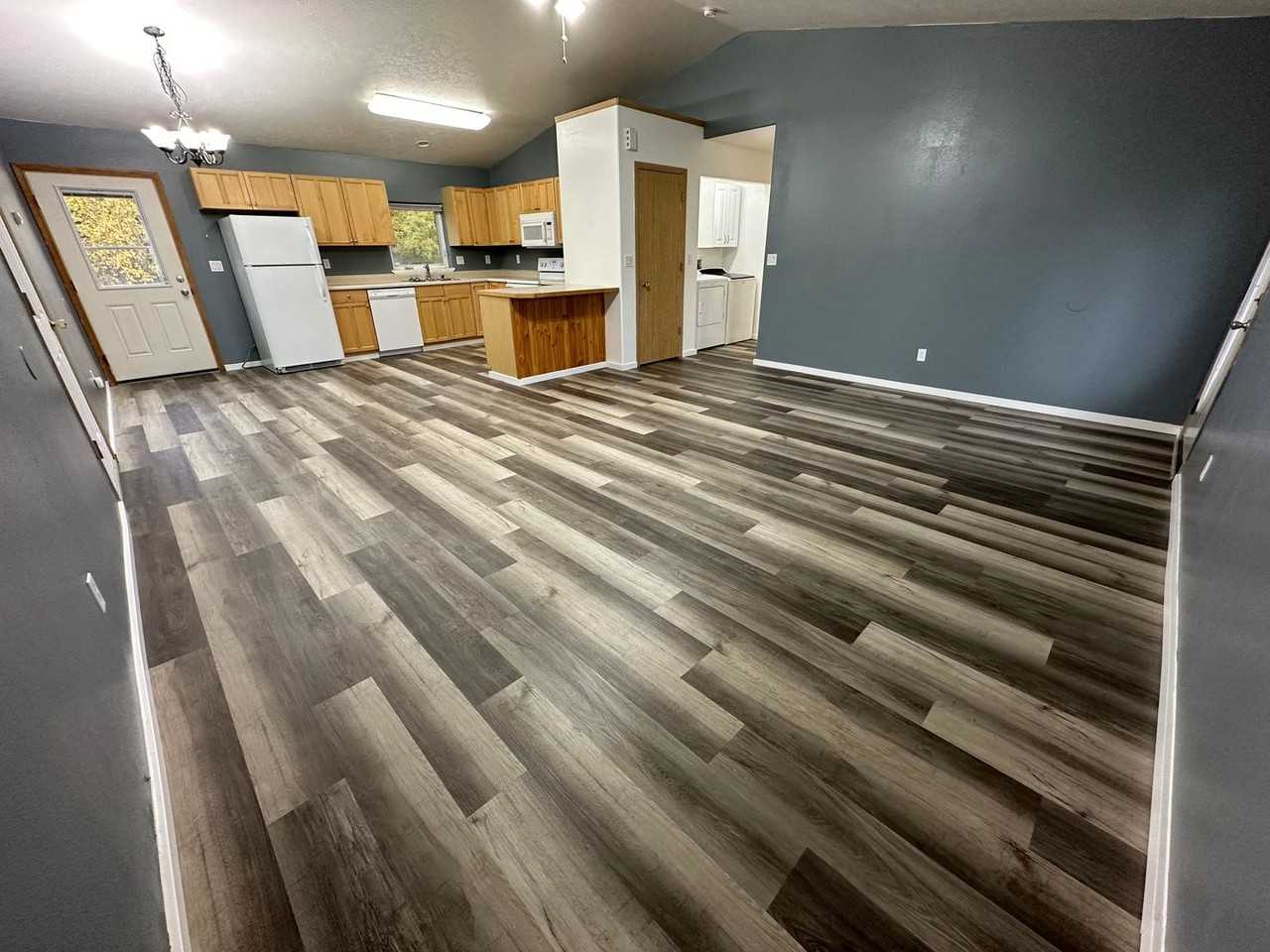 841 Shellinger St - Photo 2 of 13