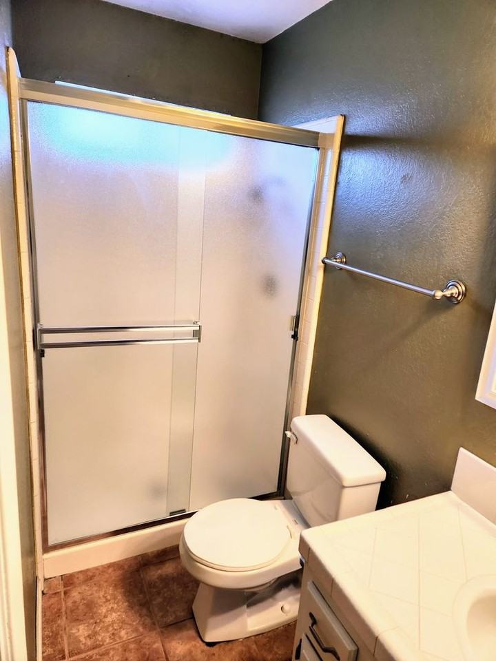 668 Victoria Way - Photo 6 of 10