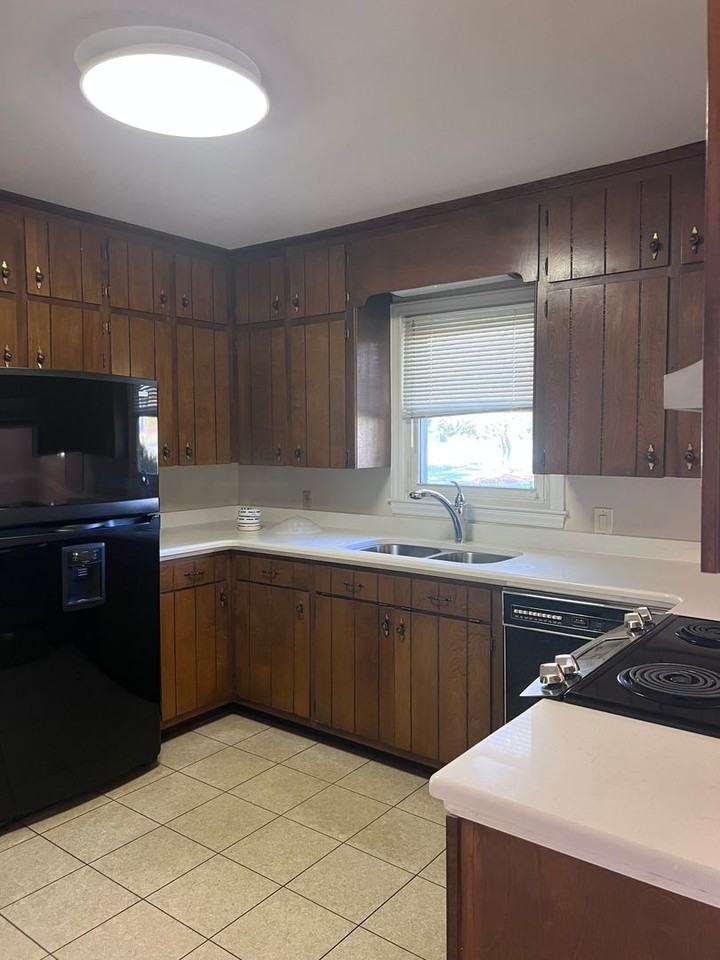 3610 Edgefield Rd - Photo 5 of 11