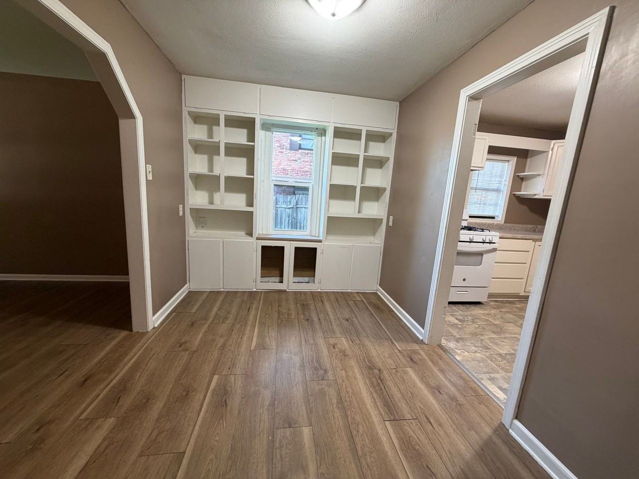 324 S Mccomas St - Photo 4 of 13