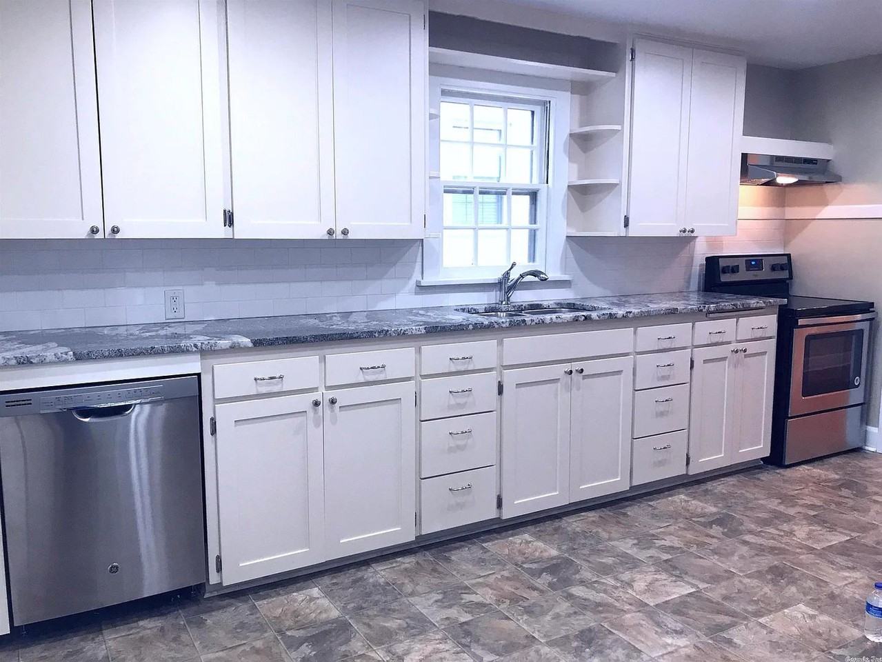 5314 B St - Photo 5 of 9