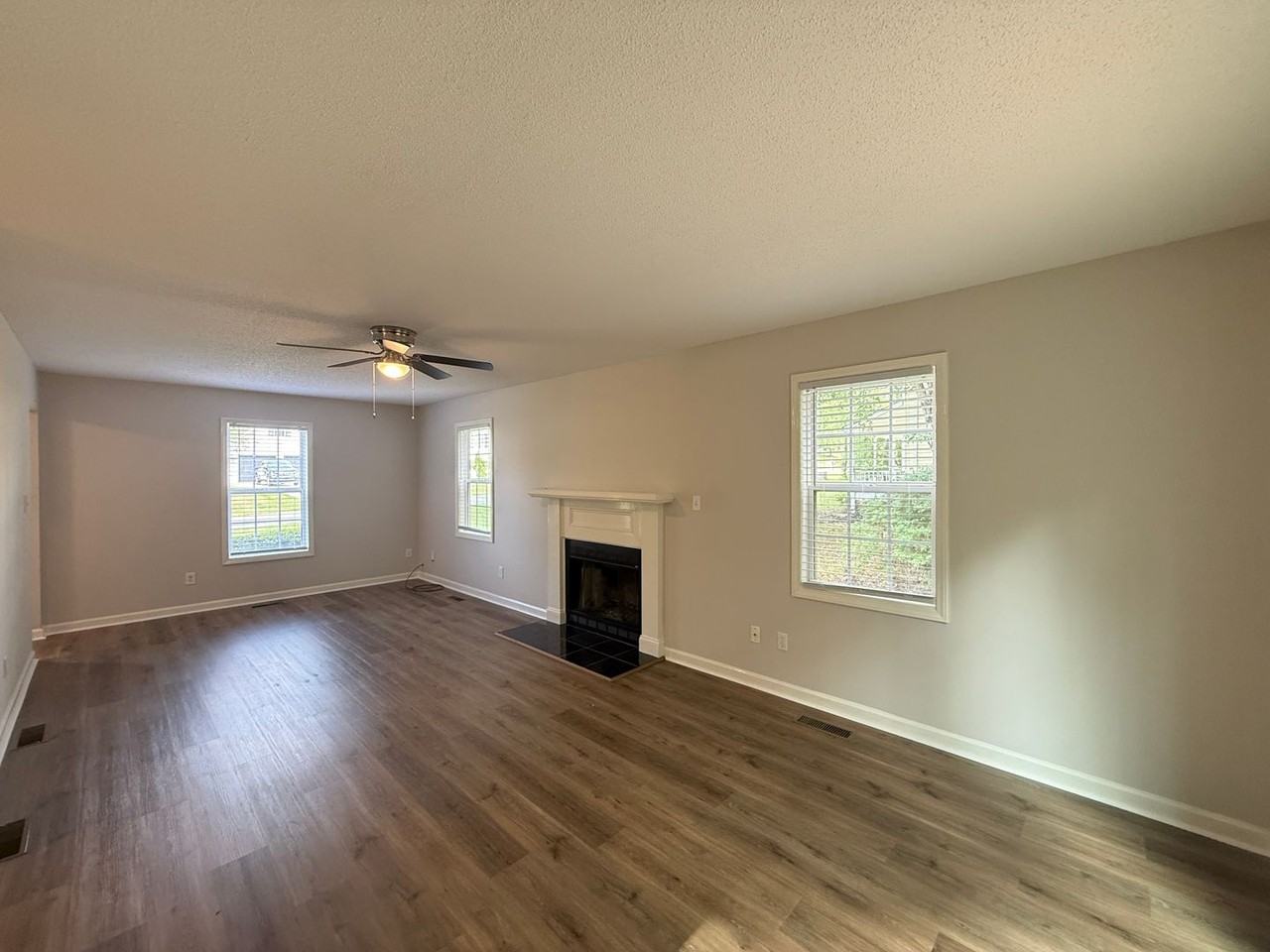 5337 Moss Creek Ln - Photo 7 of 19
