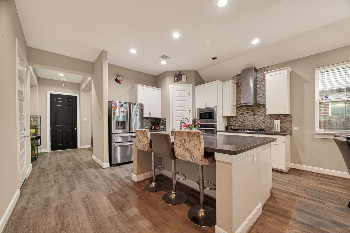 2209 Hidden Meadow Ln - Photo 7 of 19