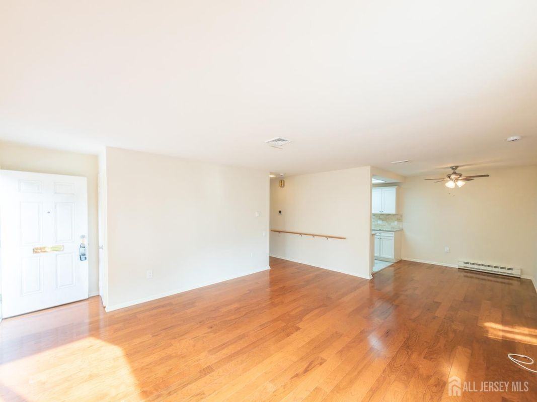 227 Manchester Ln - Photo 3 of 19