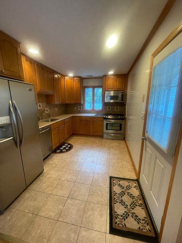 1760 Slocum St - Photo 3 of 14