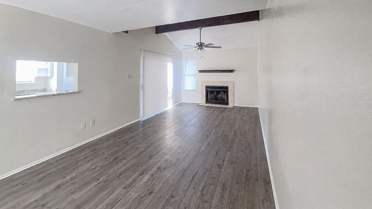 1224 Westway Cir - Photo 3 of 13