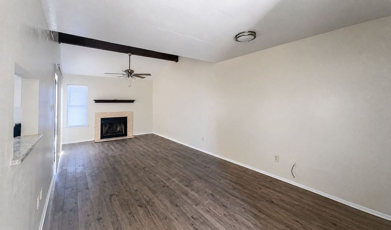 1224 Westway Cir - Photo 4 of 13