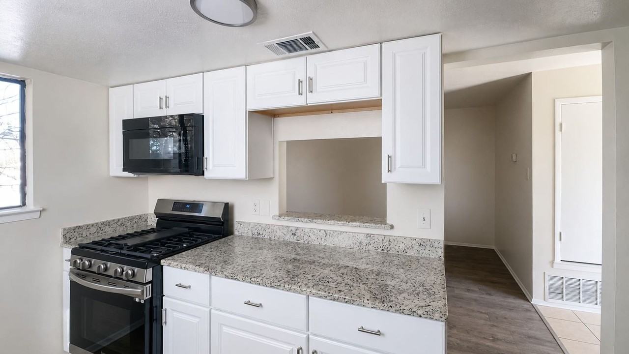 1224 Westway Cir - Photo 6 of 13