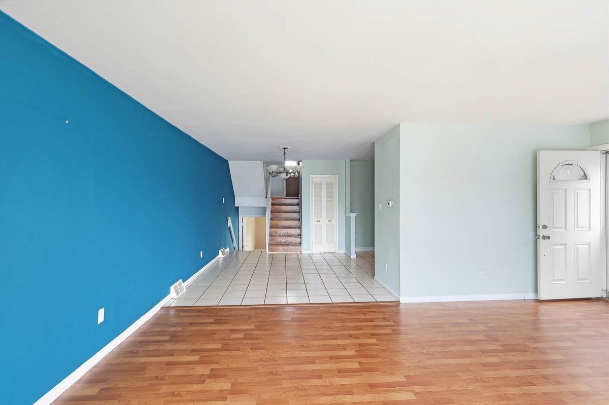2217 Hoffnagle St - Photo 2 of 22