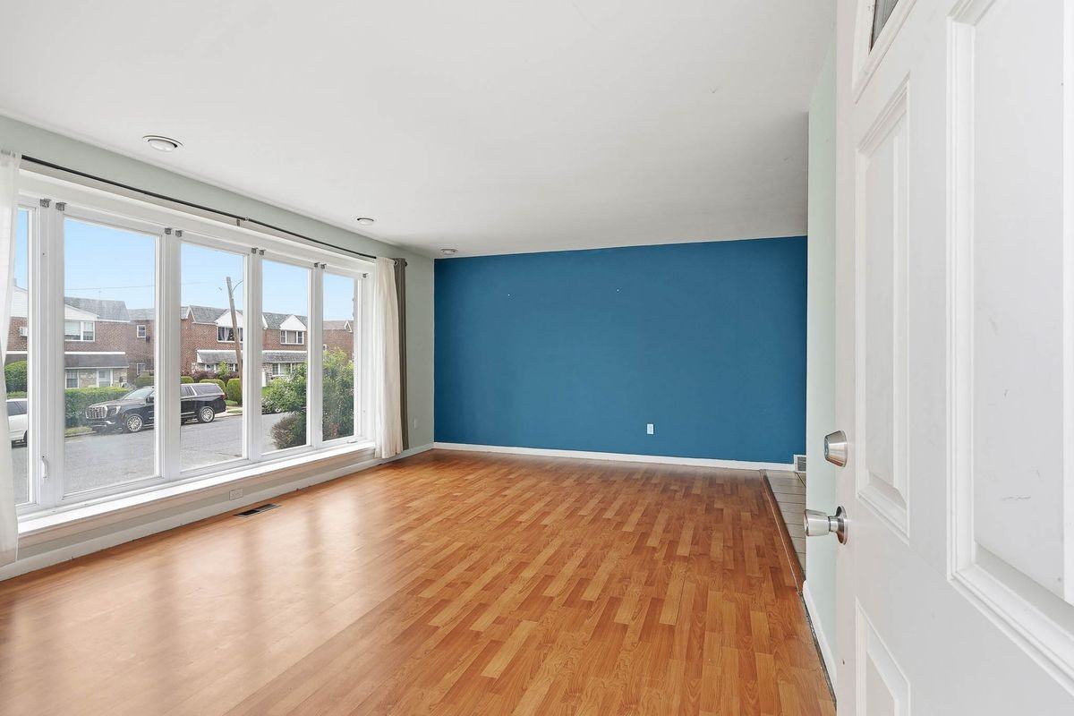 2217 Hoffnagle St - Photo 3 of 22