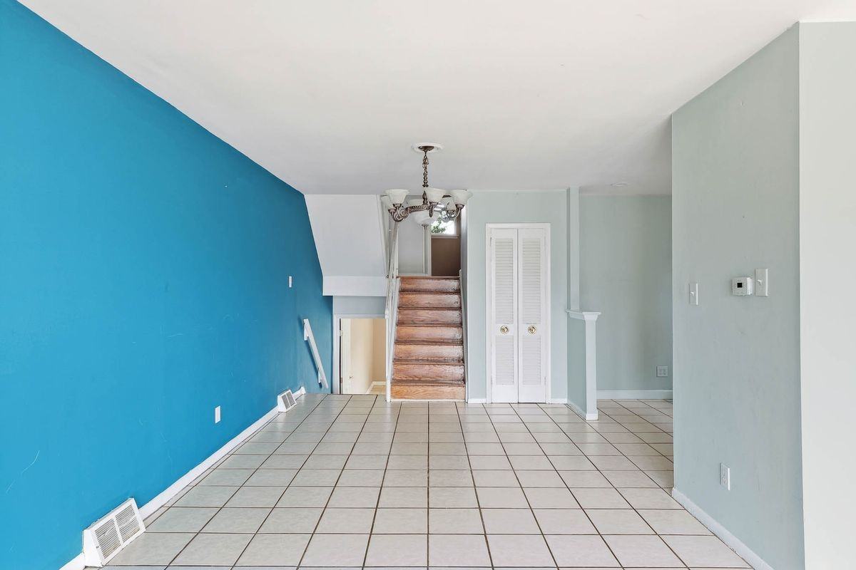 2217 Hoffnagle St - Photo 7 of 22