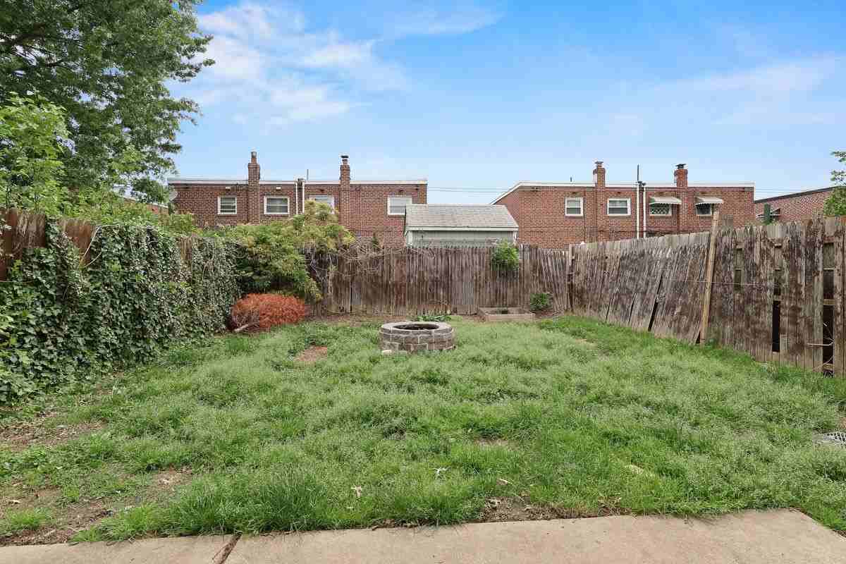2217 Hoffnagle St - Photo 3 of 3